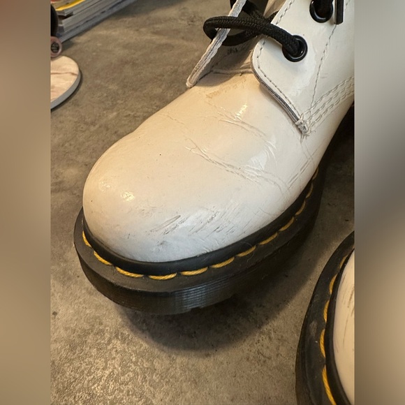 Doc Martens-Boots- Size 7 - Picture 2 of 10